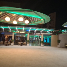 Terraza exterior Hotel Pueblo de Benidorm.JPEG